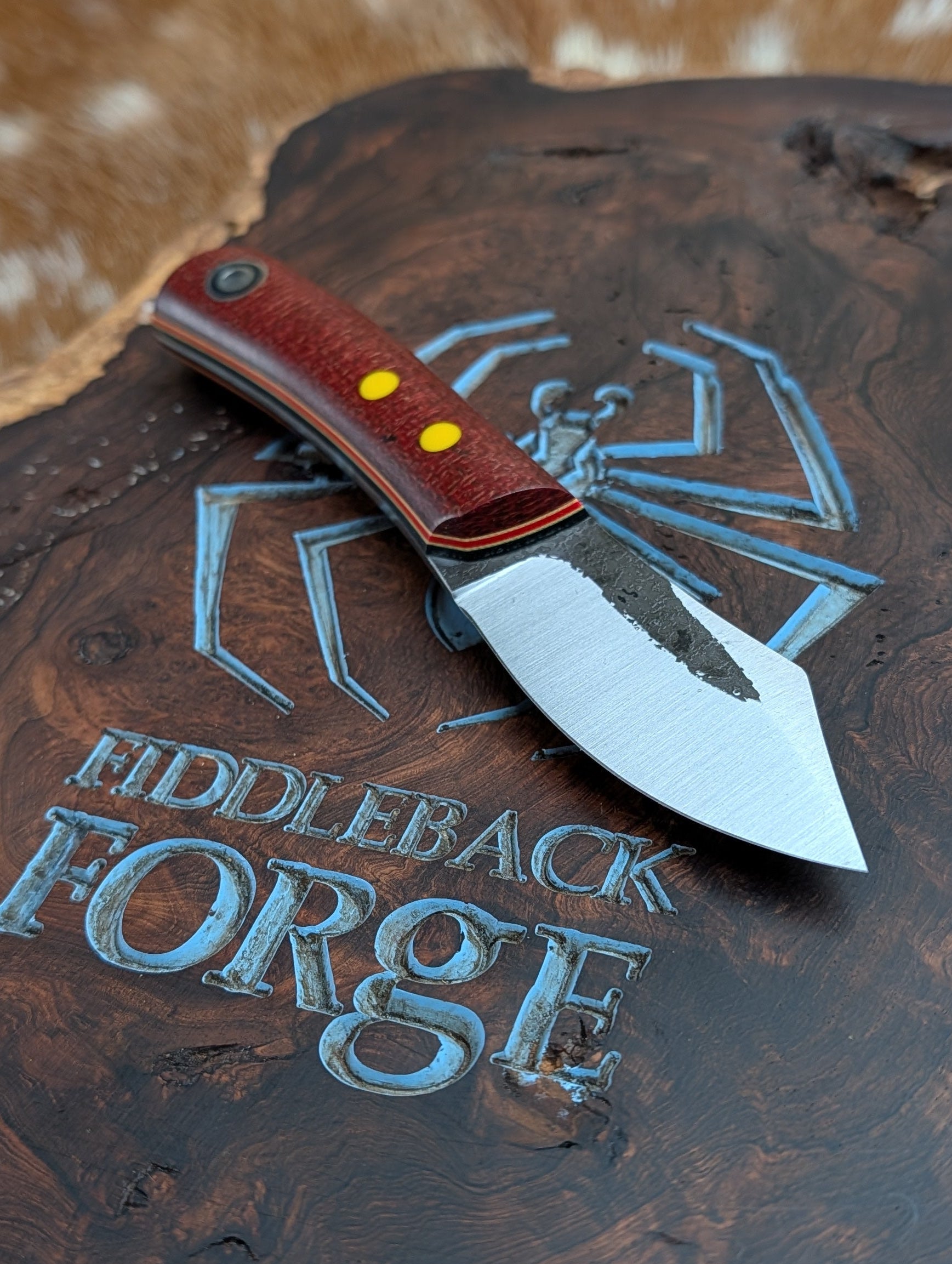 Fiddleback Forge Sylvrfalcen