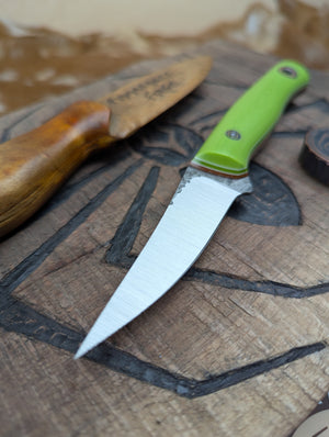 Fiddleback Forge F2 - Tree Frog Linen Micarta - Tapered NitroV